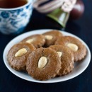 almond-gingerbread-cookies-squere-0949