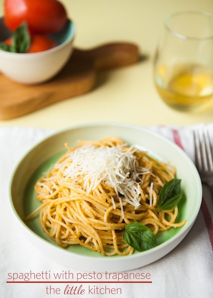 https://www.thelittlekitchen.net/wp-content/uploads/2012/11/spaghetti-pesto-trapanese-the-little-kitchen-2023.jpg