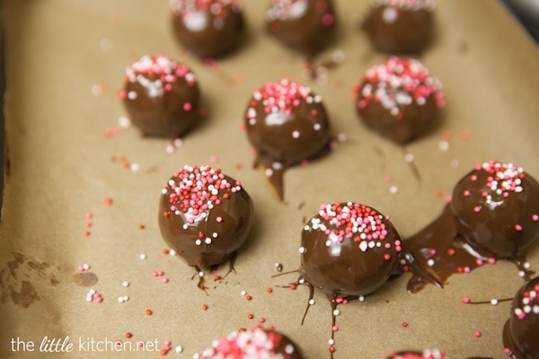 Red Velvet Oreo Truffles