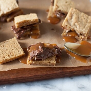 Americone Dream Blondie Sandwiches