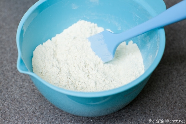 Baking Soda vs Baking Powder: What's the Difference? - Jessica Gavin