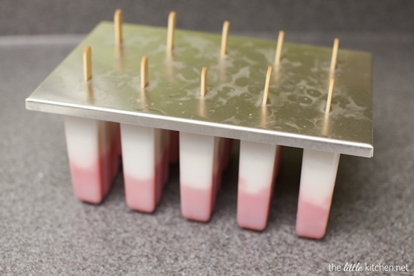 Red, White & Blue Popsicles from thelittlekitchen.net