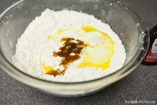 Mini Buttermilk Pumpkin Pie Spice Donuts from thelittlekitchen.net