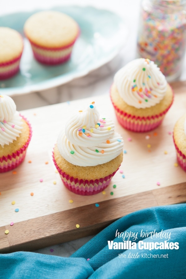 10,000 Cupcakes KitchenAid Artisan Mixer Giveaway!