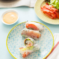 Bacon, Lettuce & Tomato (BLT) Spring Rolls with Sriracha Mayo Dipping Sauce from thelittlekitchen.net