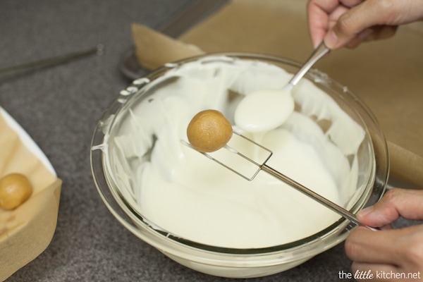 White Chocolate Cookie Butter Truffles from thelittlekitchen.net