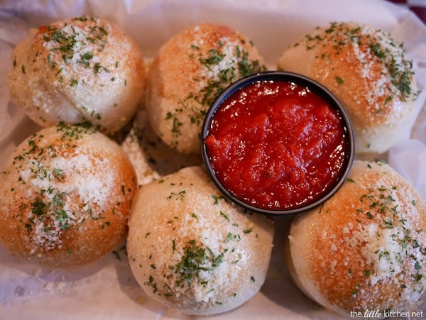 Dinner Rolls at Ole Town Pizza, Plant City