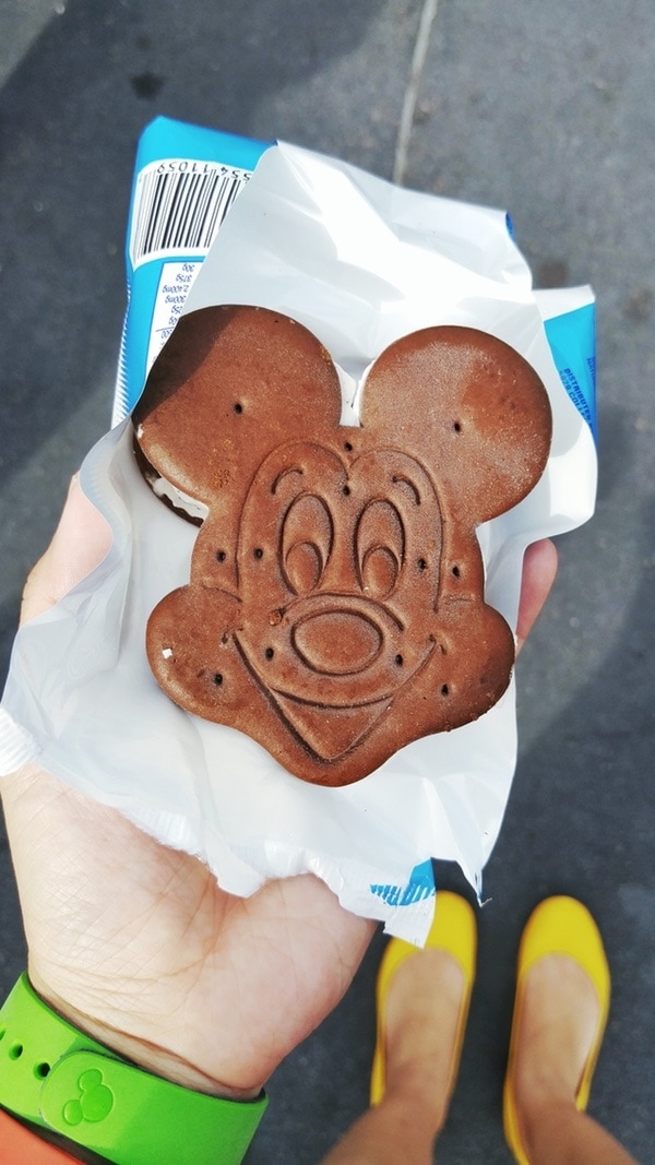 Mickey Ice Cream Sandwich // LG G4 Preview