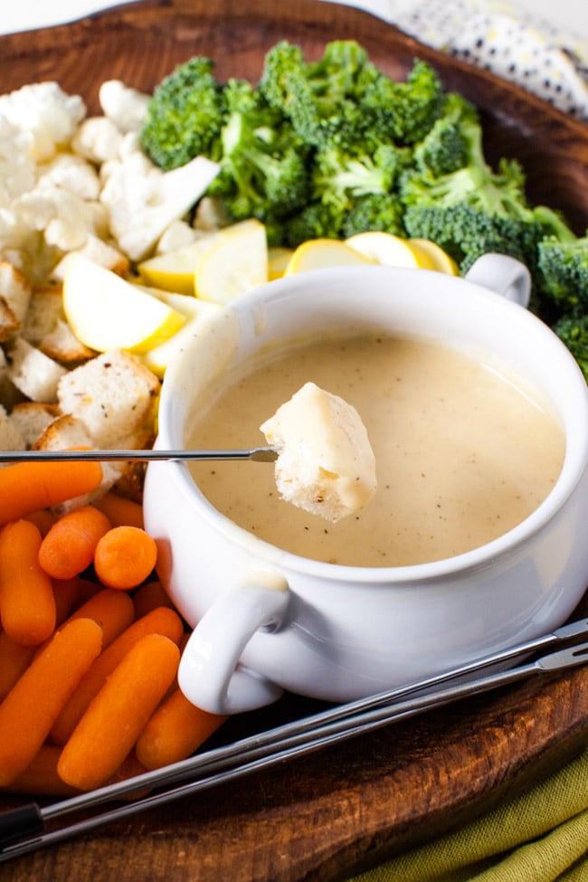 Cheesehouse - O friozinho deu as caras na capital goiana e a gente só pensa em uma coisa: em comer muuuito fondue no Fondue Festival do CheeseHouse. Vem com tudo! Tá rolando