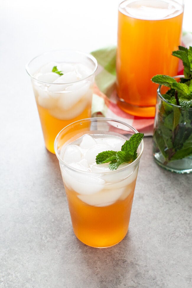 Sweet Tea with Vodka and Lemonade - The Little Kitchen